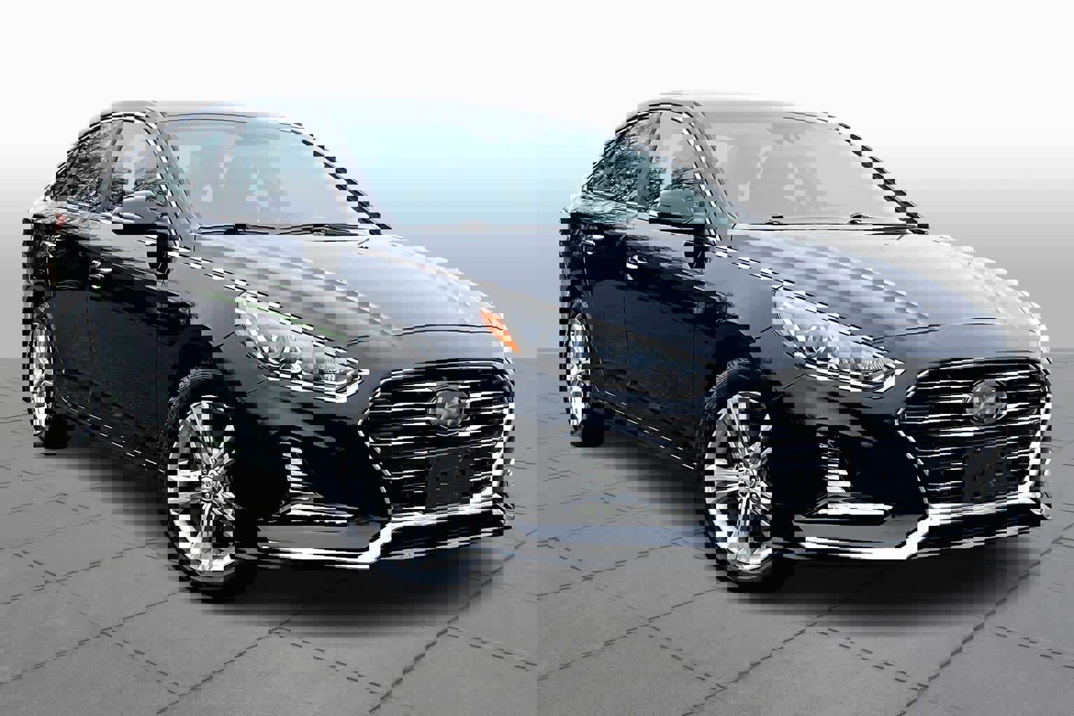 Used 2018 Hyundai Sonata SEL w/ Tech Package 02 image 3