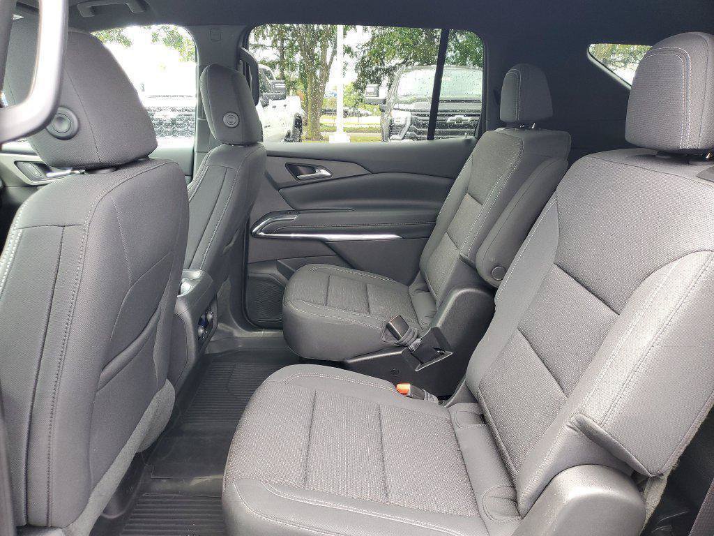 Used 2025 Chevrolet Traverse LT w/ Driver Confidence Package FWD image 28