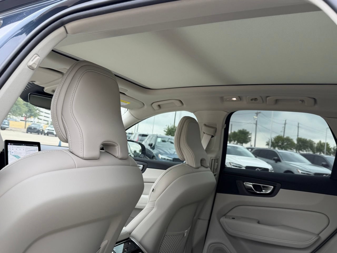 New 2026 Volvo XC60 B5 Ultra w/ Protection Package Premier AWD/4WD image 24