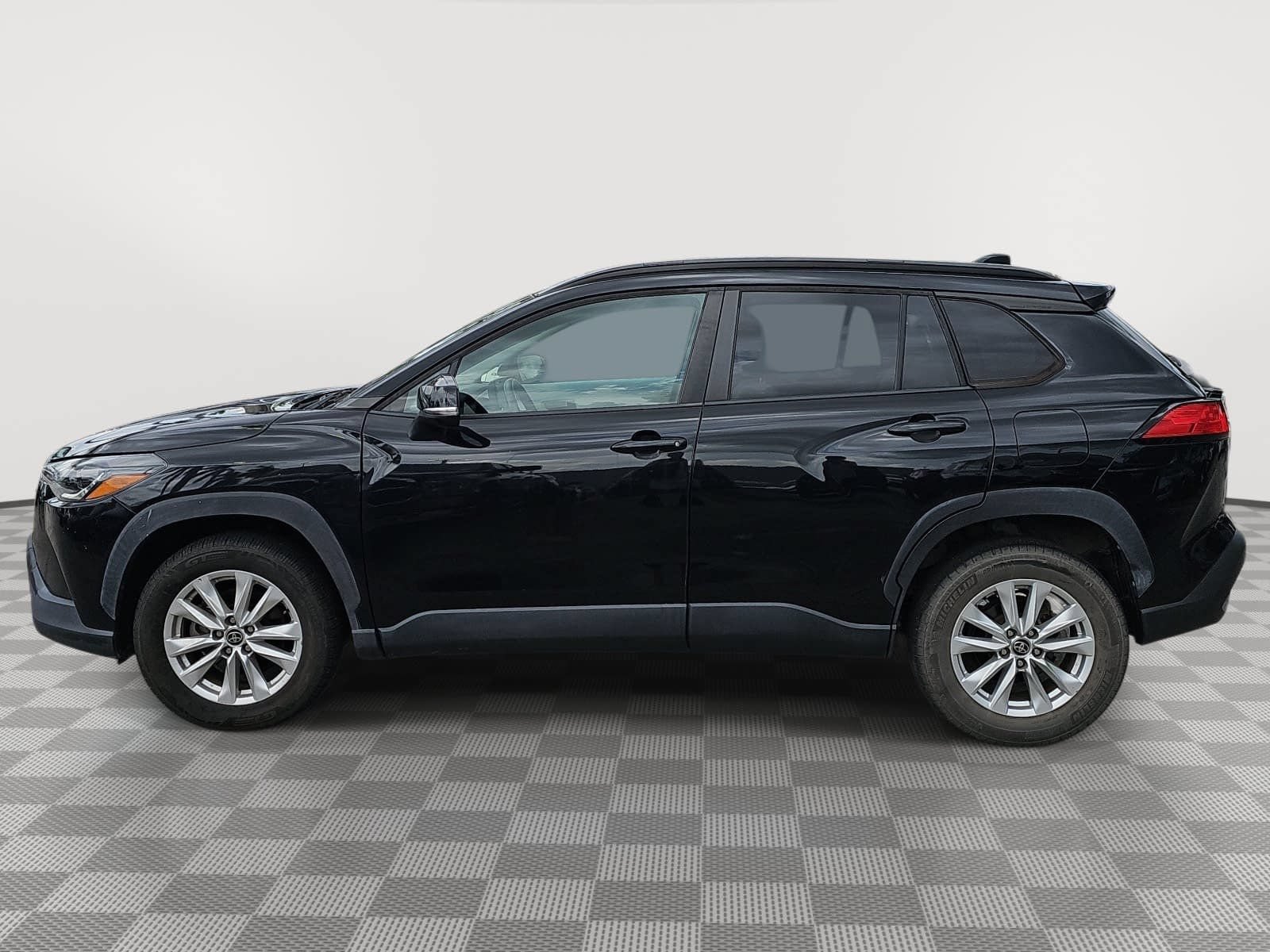 Used 2022 Toyota Corolla Cross LE FWD image 5