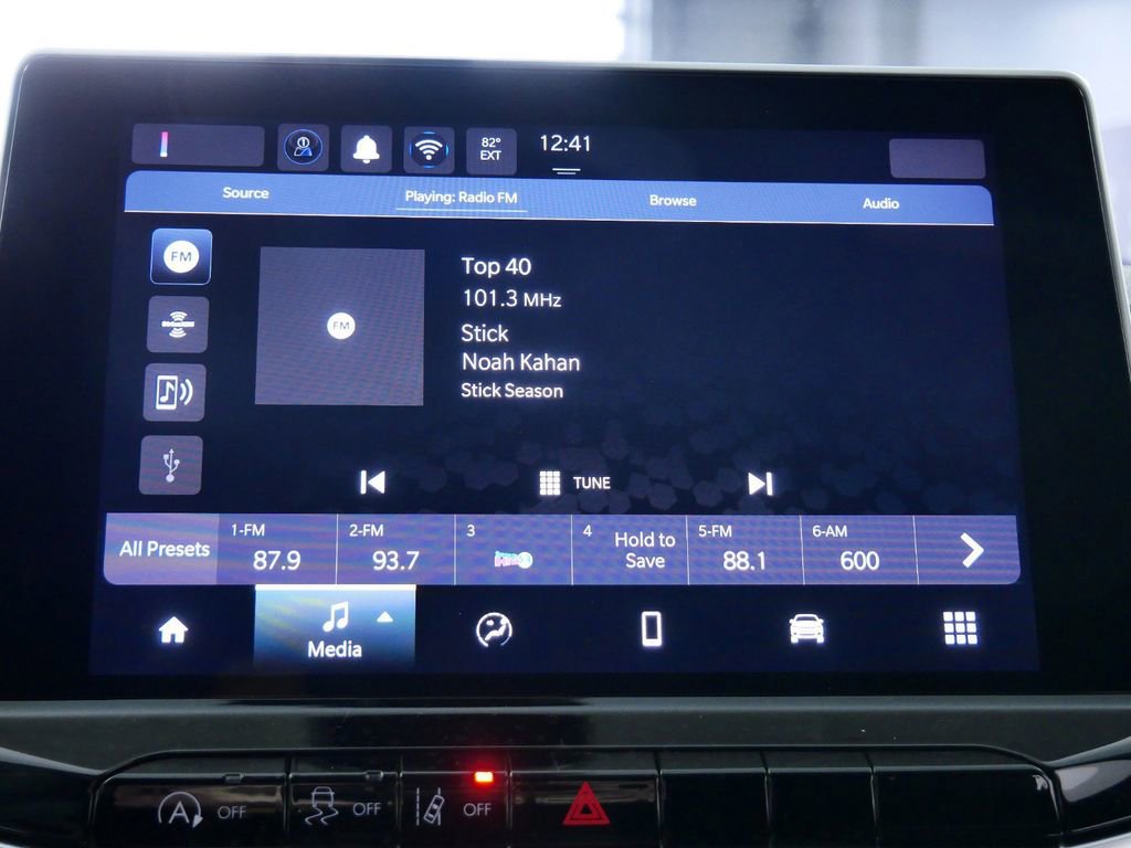 Used 2024 Jeep Compass Sport image 39