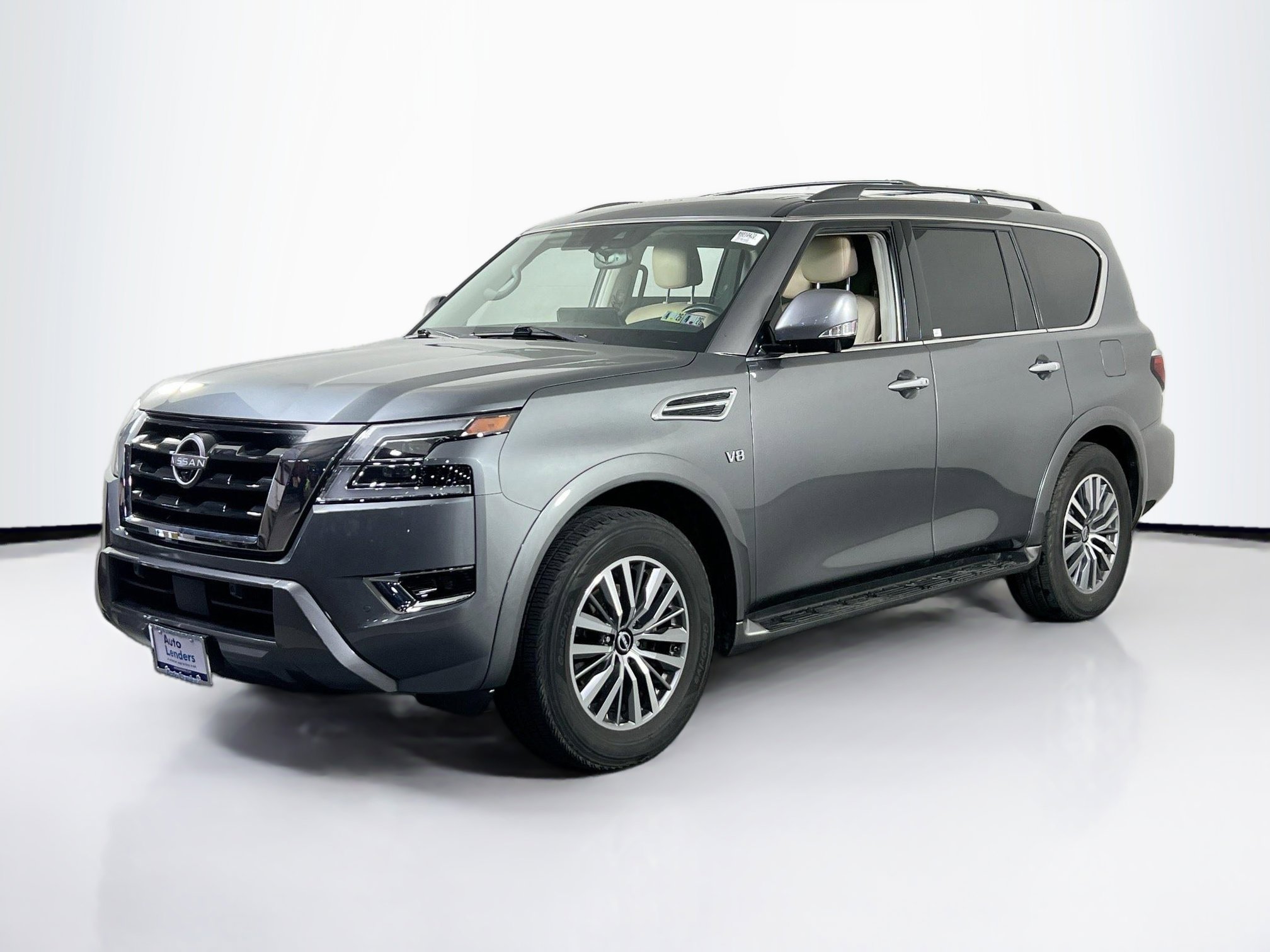 Used 2022 Nissan Armada SL w/ Captain's Chairs Package image 1