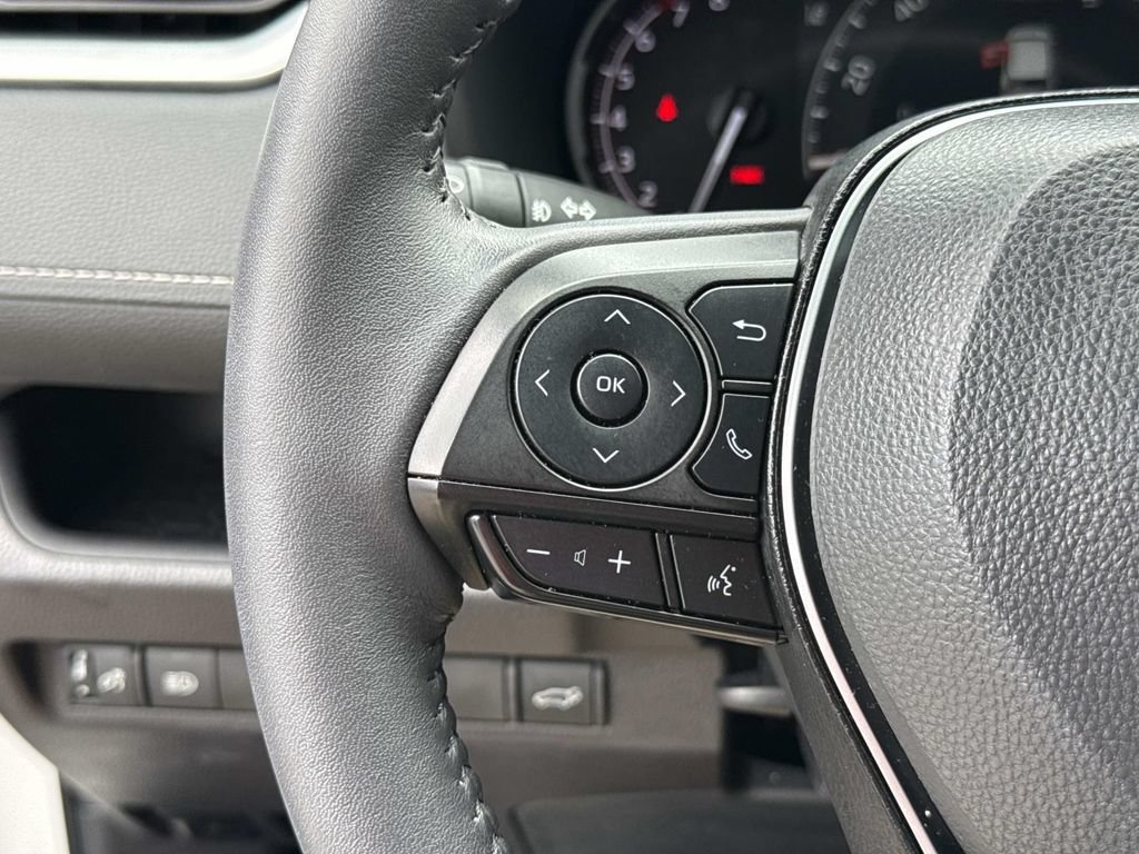 Used 2025 Toyota RAV4 XLE Premium FWD image 39