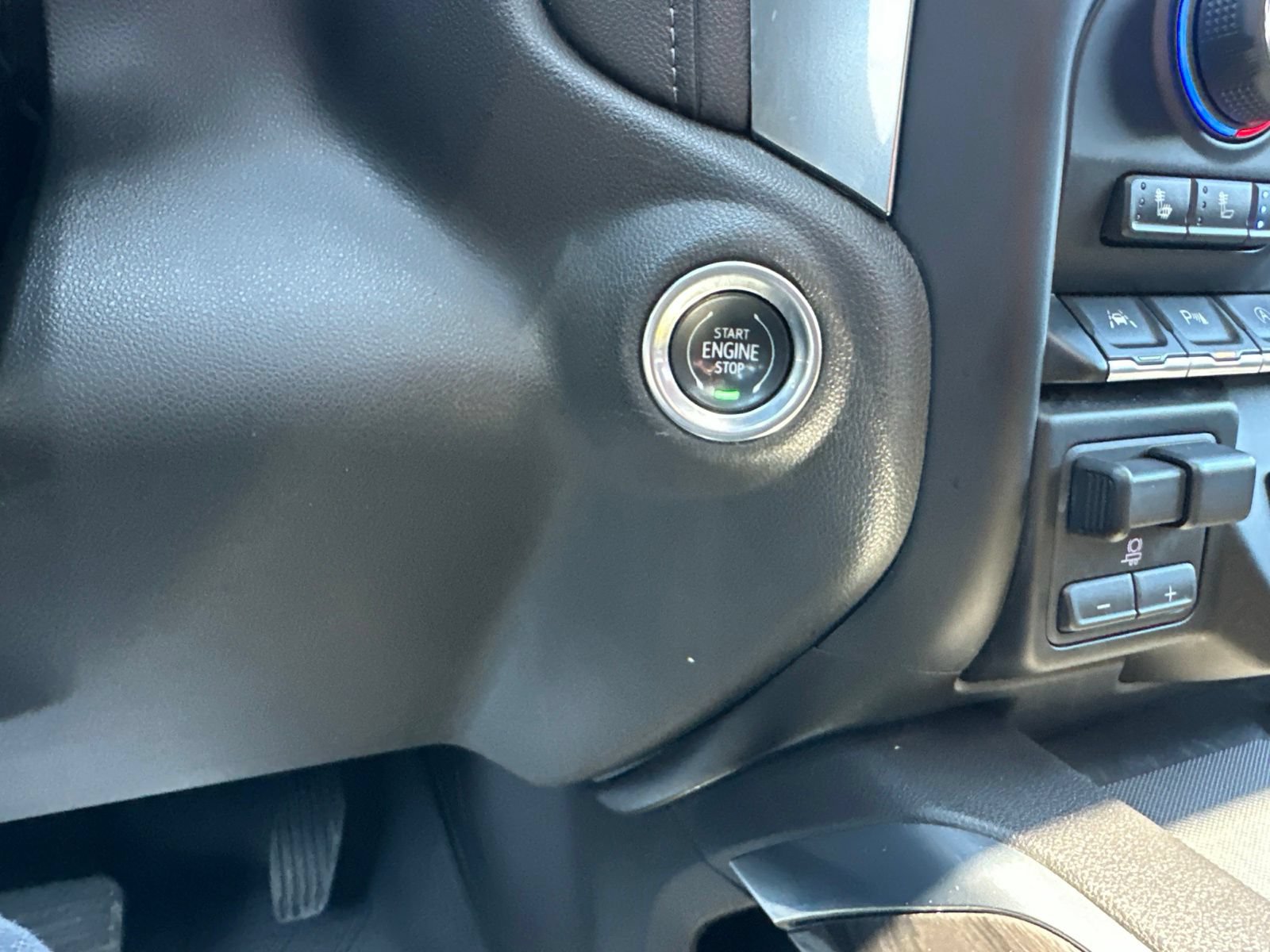 Used 2019 Chevrolet Silverado 1500 LTZ w/ LTZ Premium Package AWD/4WD image 56