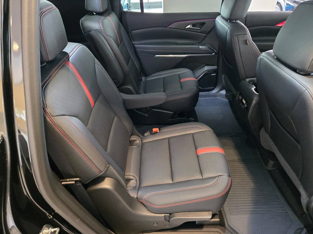 New 2026 Chevrolet Traverse RS w/ LPO, Floor Liner Package AWD/4WD image 10