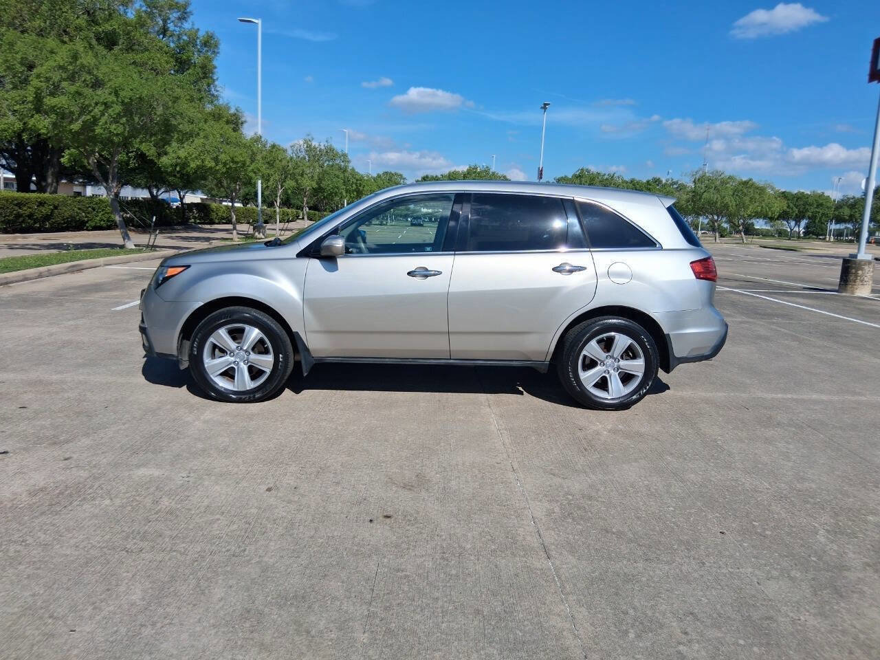 Used 2011 Acura MDX w/ Technology Package image 3