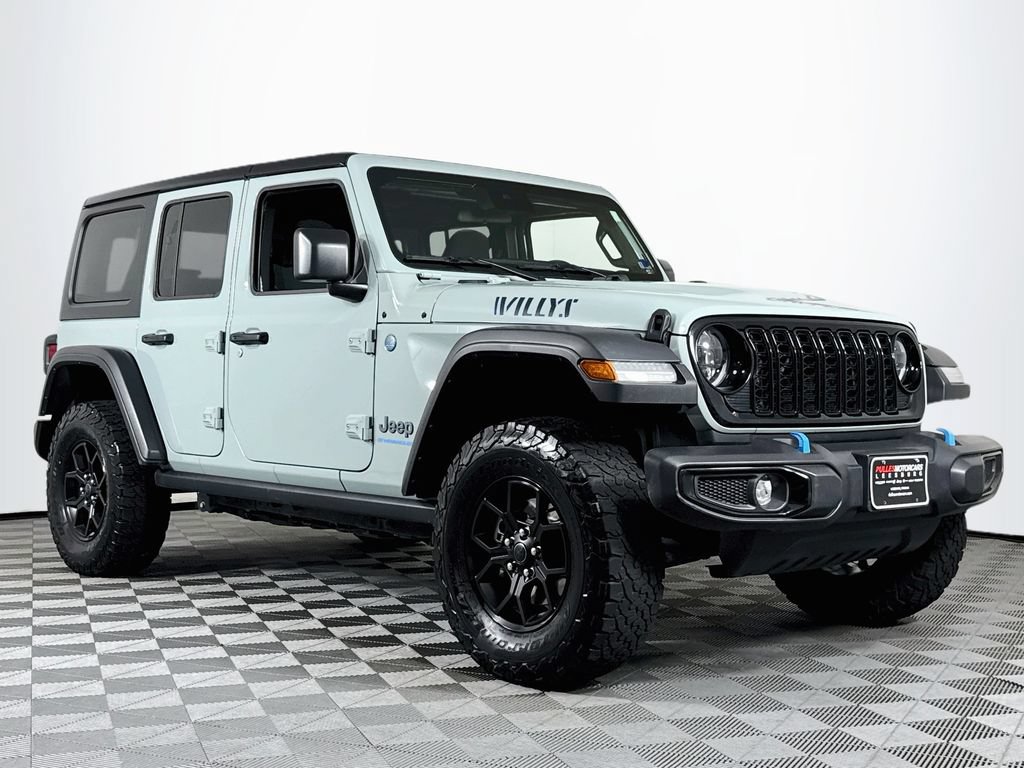 Used 2024 Jeep Wrangler Unlimited AWD/4WD image 1