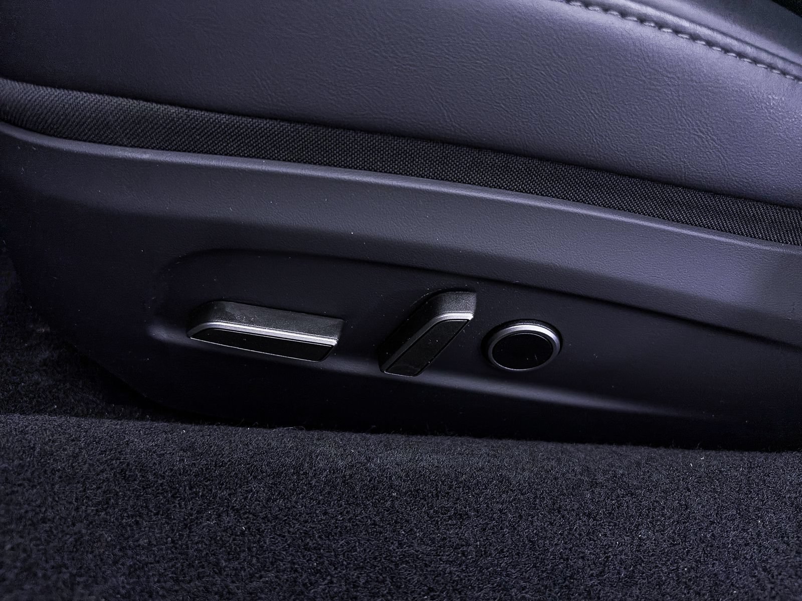 Used 2025 Tesla Model 3 Long Range RWD image 19