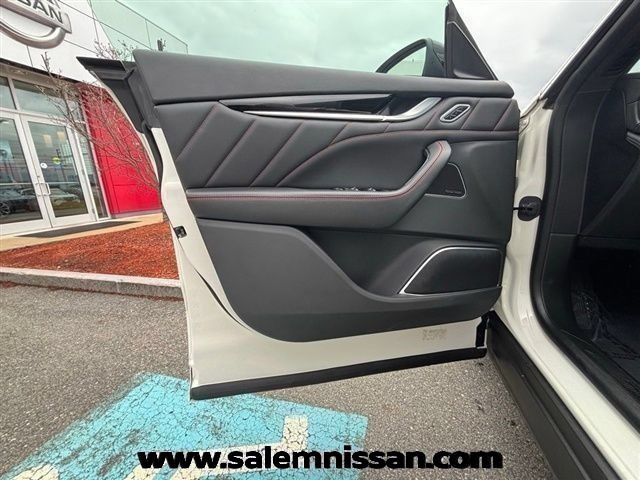 Used 2024 Maserati Levante GT Ultima AWD/4WD image 12