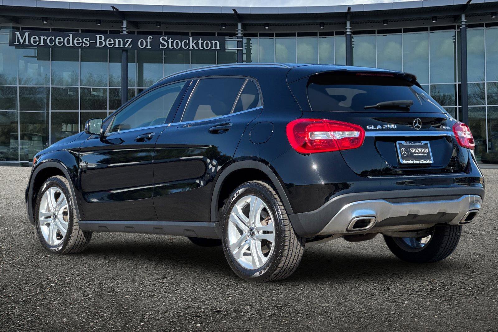 Certified 2020 Mercedes-Benz GLA 250 4MATIC w/ Premium Package image 6