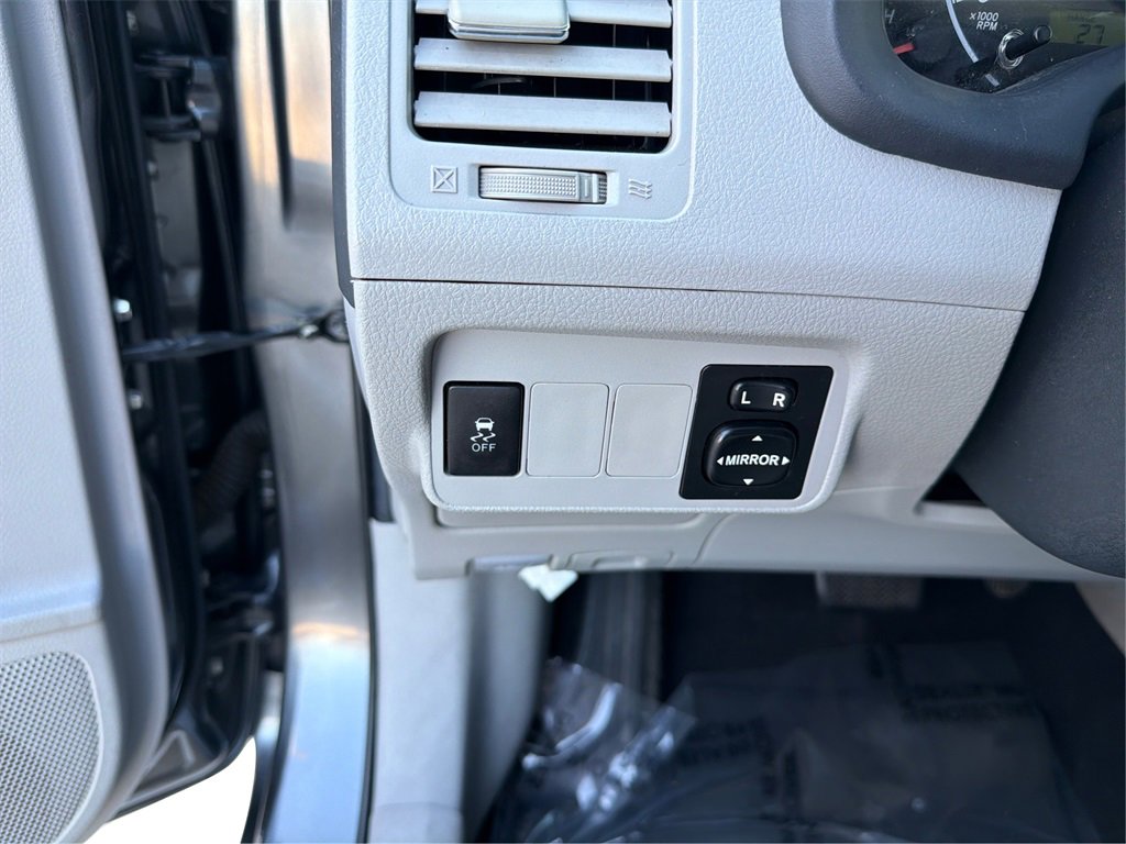 Used 2011 Toyota Corolla LE image 18