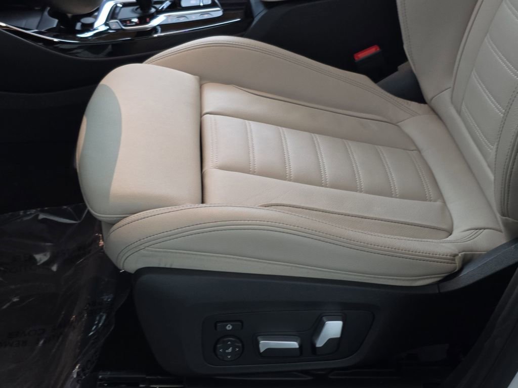 Used 2021 BMW X3 xDrive30e w/ Executive Package image 31