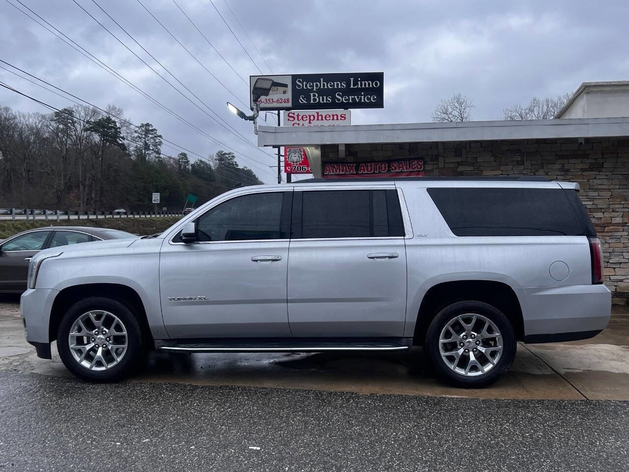 Used 2015 GMC Yukon XL SLT w/ Open Road Package image 3