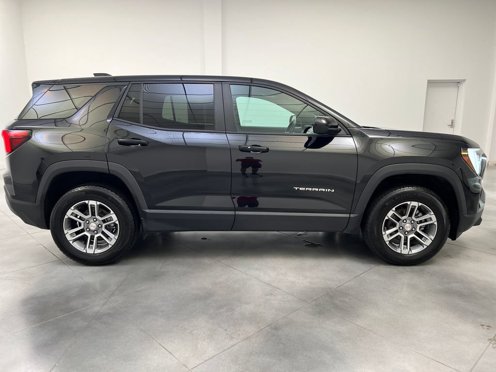Used 2025 GMC Terrain Elevation FWD image 10
