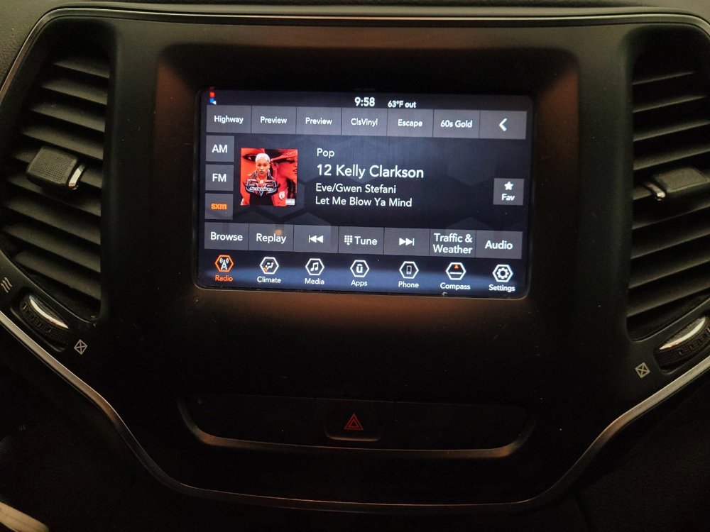 Used 2019 Jeep Cherokee Latitude w/ Popular Appearance Group image 25