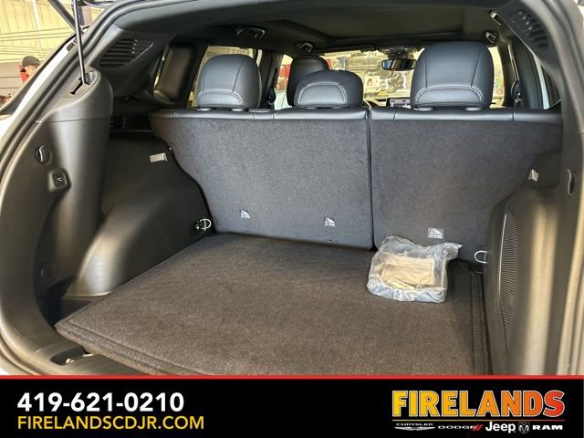 New 2025 Jeep Compass Latitude w/ Sun & Sound Group image 12