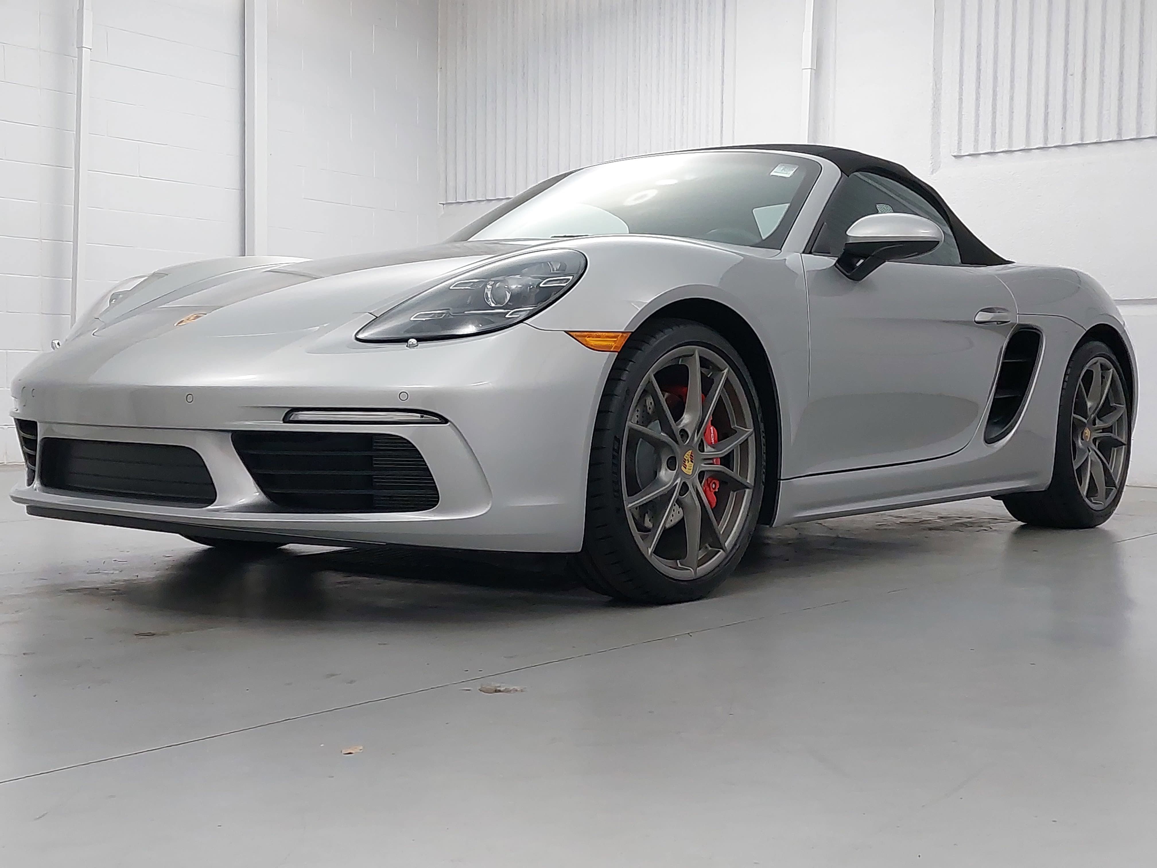 Used 2025 Porsche 718 Boxster S RWD image 1