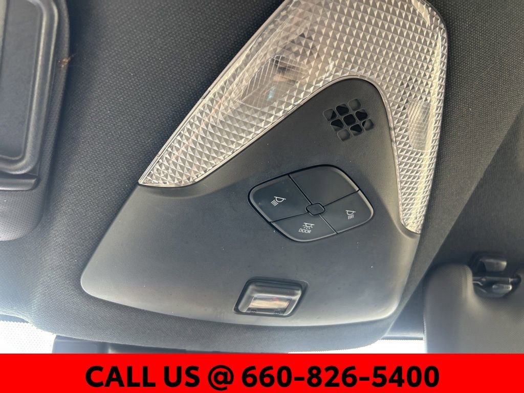 Used 2021 Toyota C-HR XLE image 17