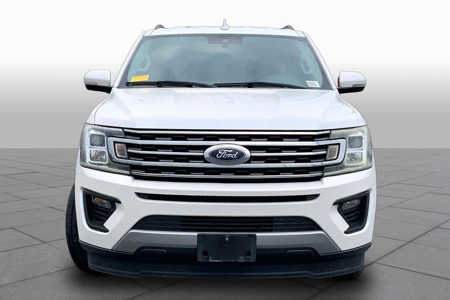 Used 2018 Ford Expedition XLT w/ Equipment Group 202A RWD image 3