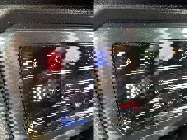 Used 2022 Volkswagen Tiguan SEL R-Line image 32