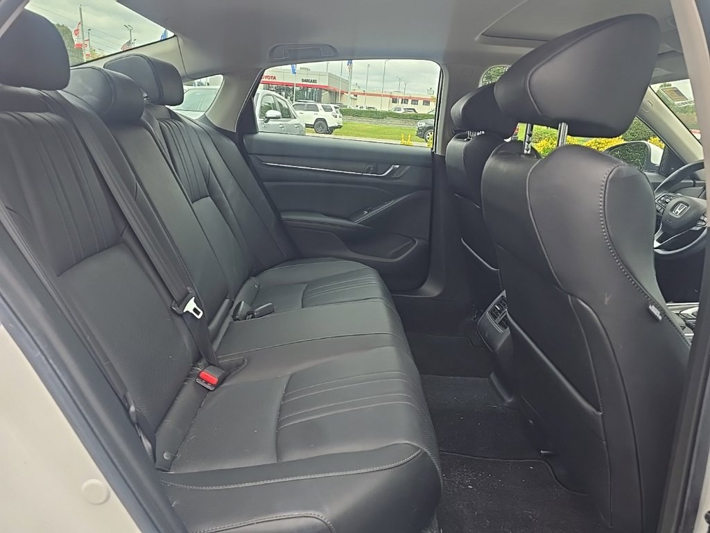 Used 2019 Honda Accord Touring image 11