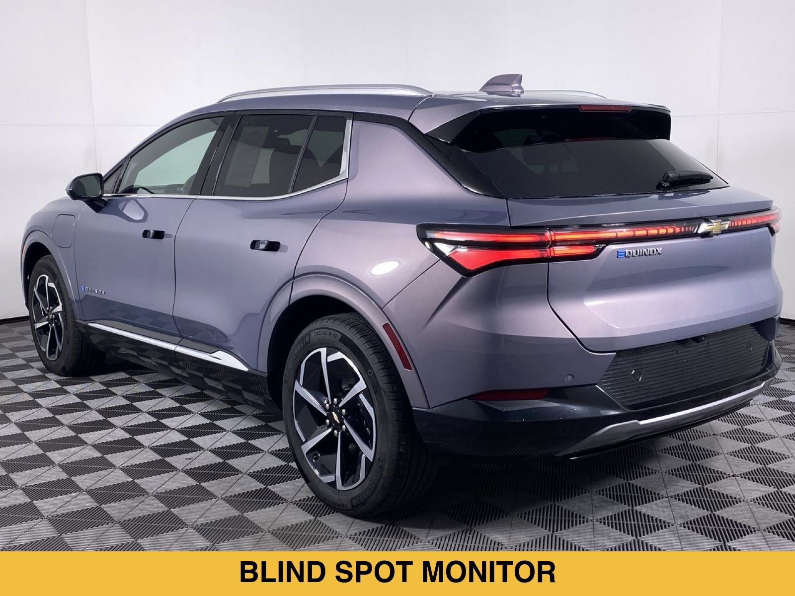 Certified 2025 Chevrolet Equinox EV LT FWD image 17
