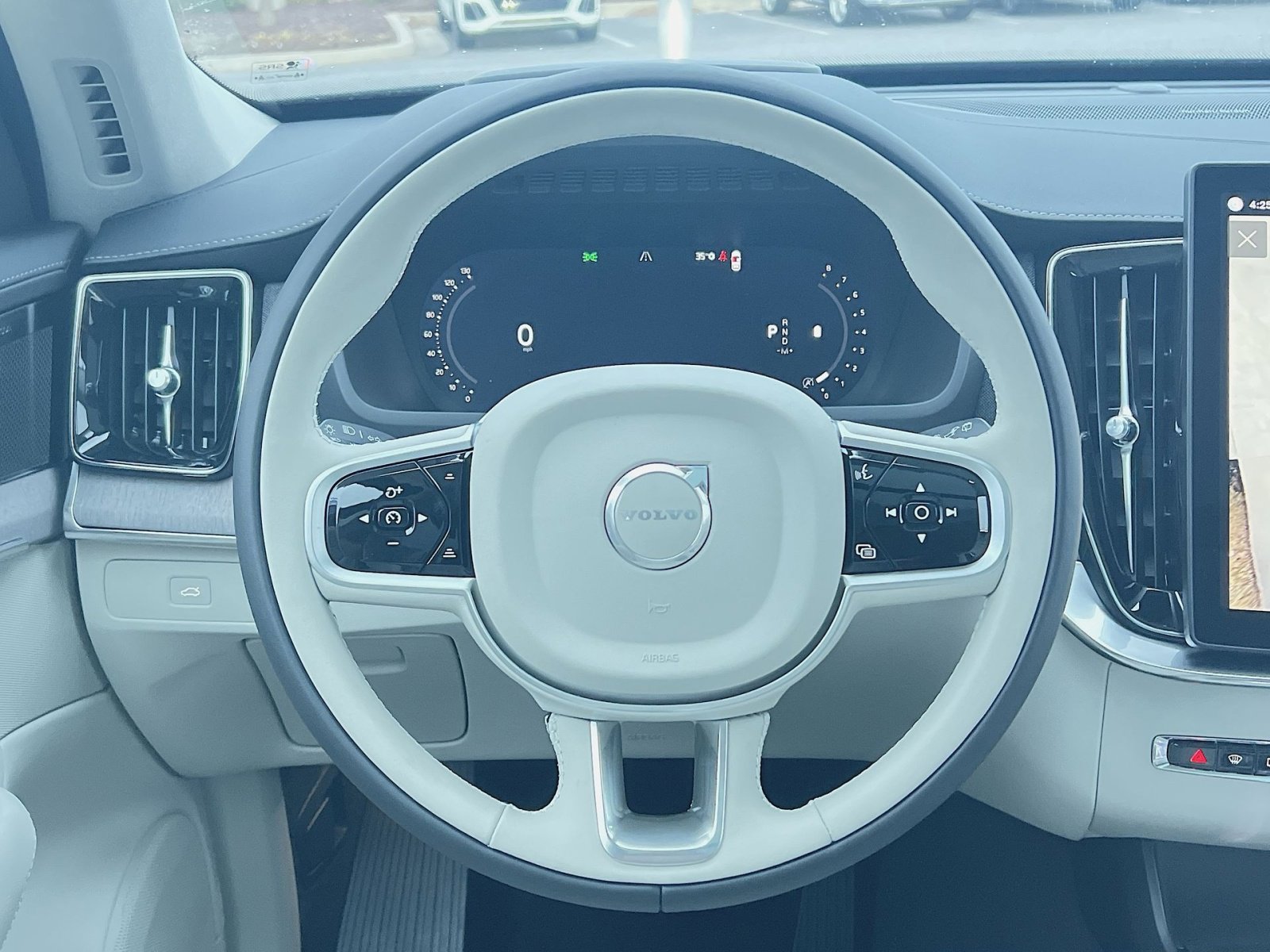 New 2026 Volvo XC90 B6 Ultra w/ Lounge Package image 16