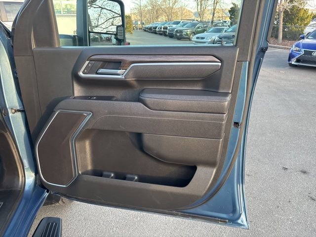 Used 2025 Chevrolet Silverado 2500 LT w/ Convenience Package image 33