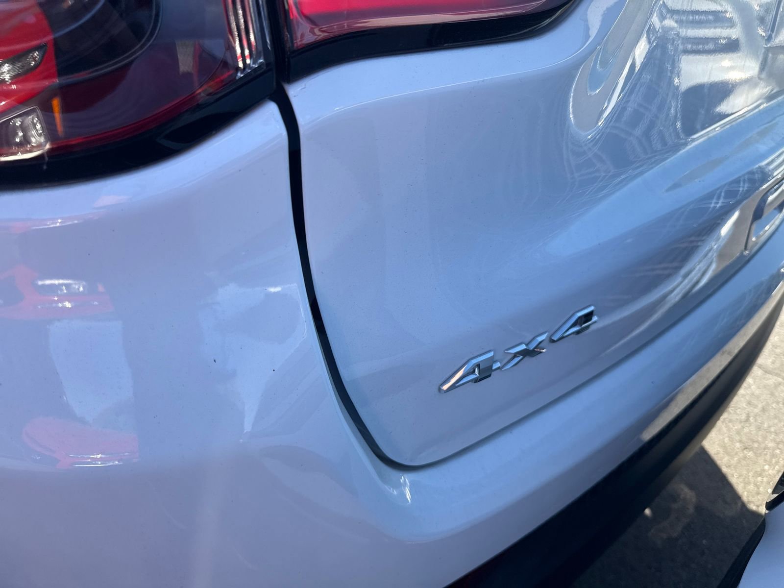 Used 2024 Jeep Compass Sport image 9