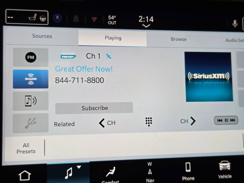 Certified 2025 Chrysler Pacifica Limited image 5