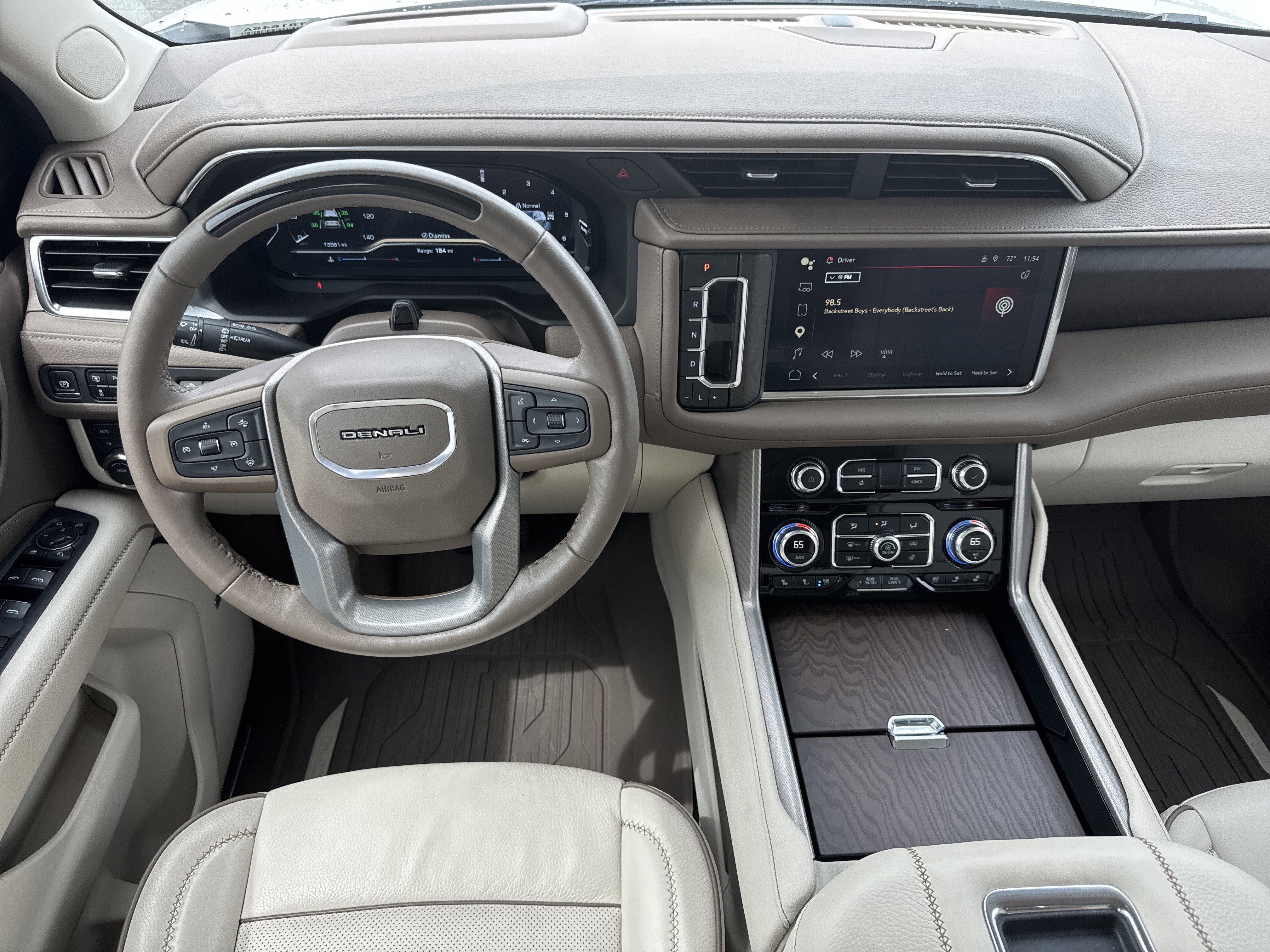 Used 2024 GMC Yukon Denali w/ Advanced Technology Package image 18