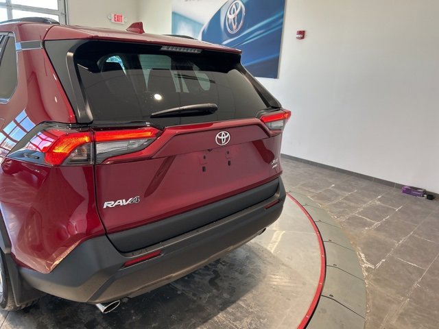 Used 2025 Toyota RAV4 XLE w/ Convenience Package image 6