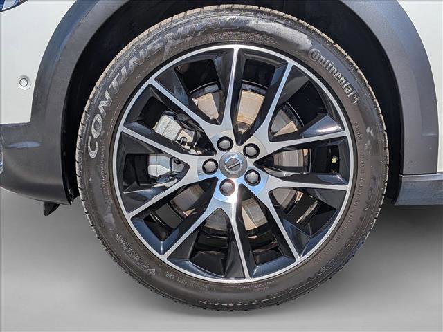 Used 2017 Volvo V90 T6 Cross Country image 24