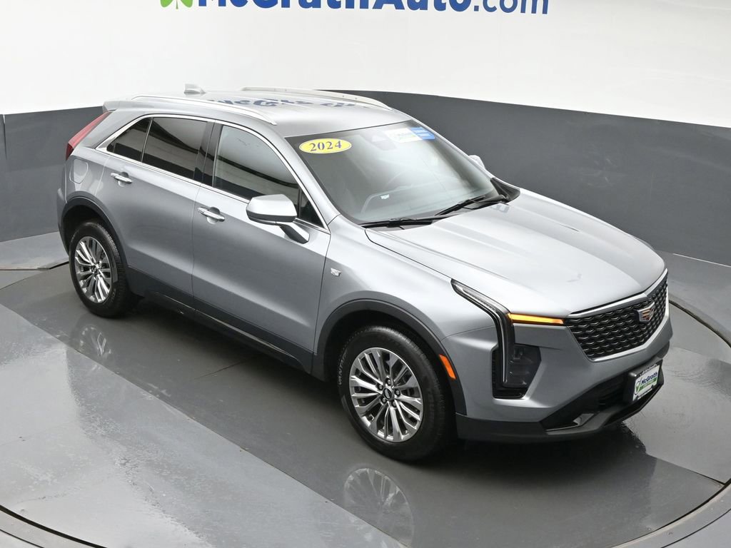 Used 2024 Cadillac XT4 Premium Luxury image 3