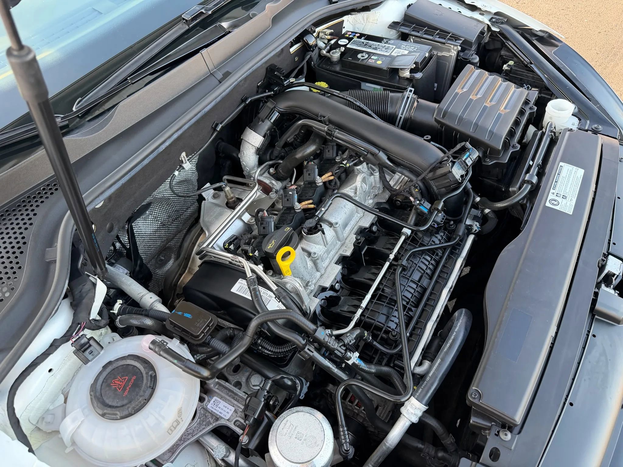 Used 2020 Volkswagen Golf 4-Door image 36