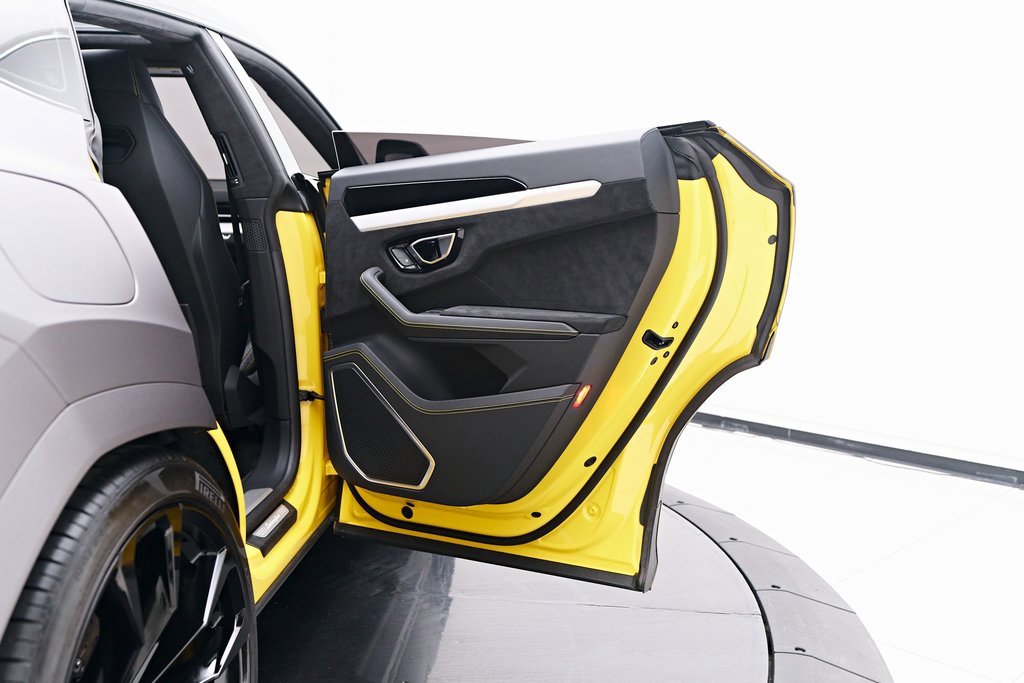 Used 2021 Lamborghini Urus image 30