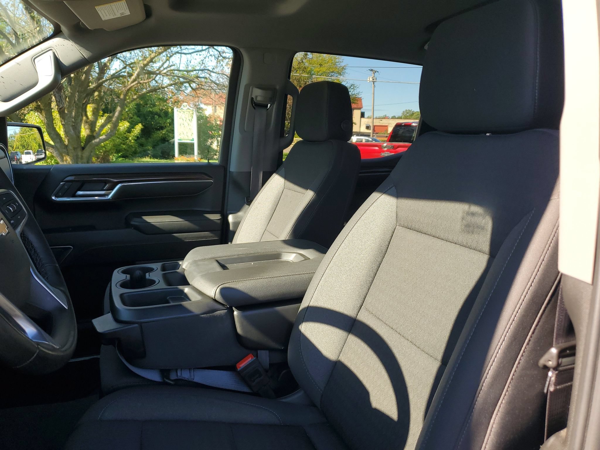 Used 2024 Chevrolet Silverado 1500 LT AWD/4WD image 15