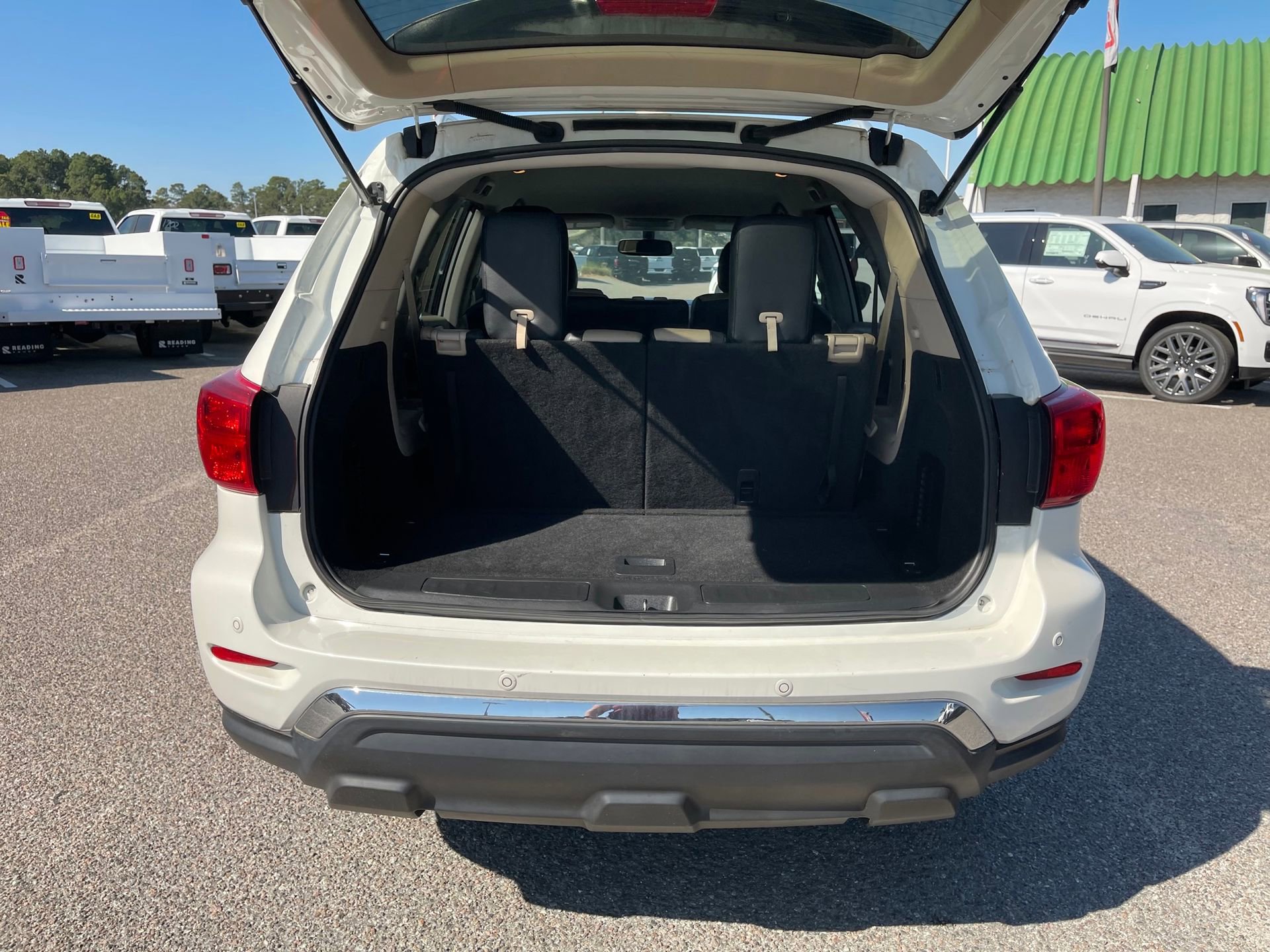 Used 2019 Nissan Pathfinder SV image 23