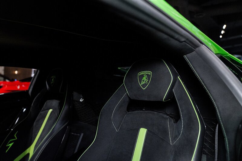 Used 2016 Lamborghini Aventador LP 750-4 Superveloce AWD/4WD image 10
