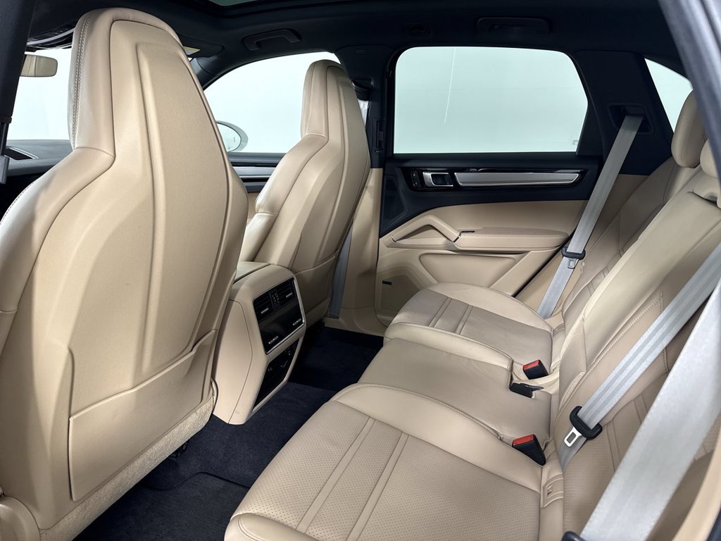 Certified 2023 Porsche Cayenne S Platinum w/ Premium Package Plus AWD/4WD image 26