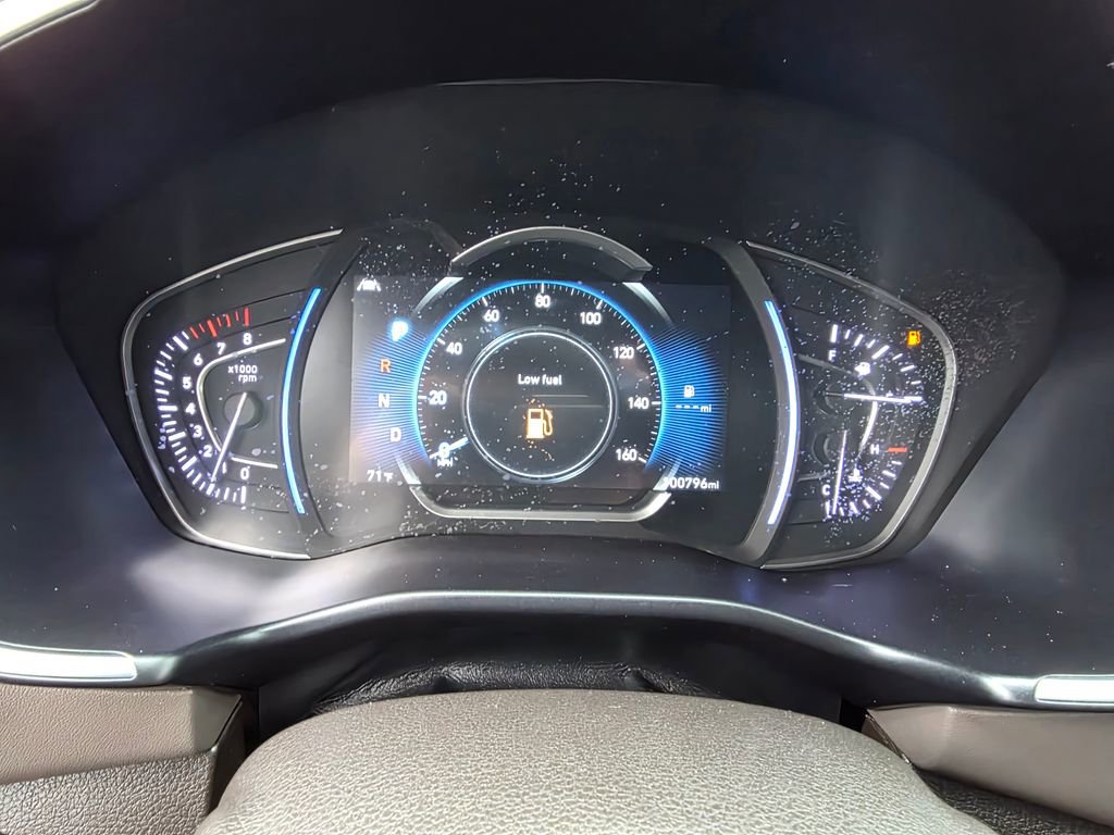 Used 2019 Hyundai Santa Fe SEL image 15