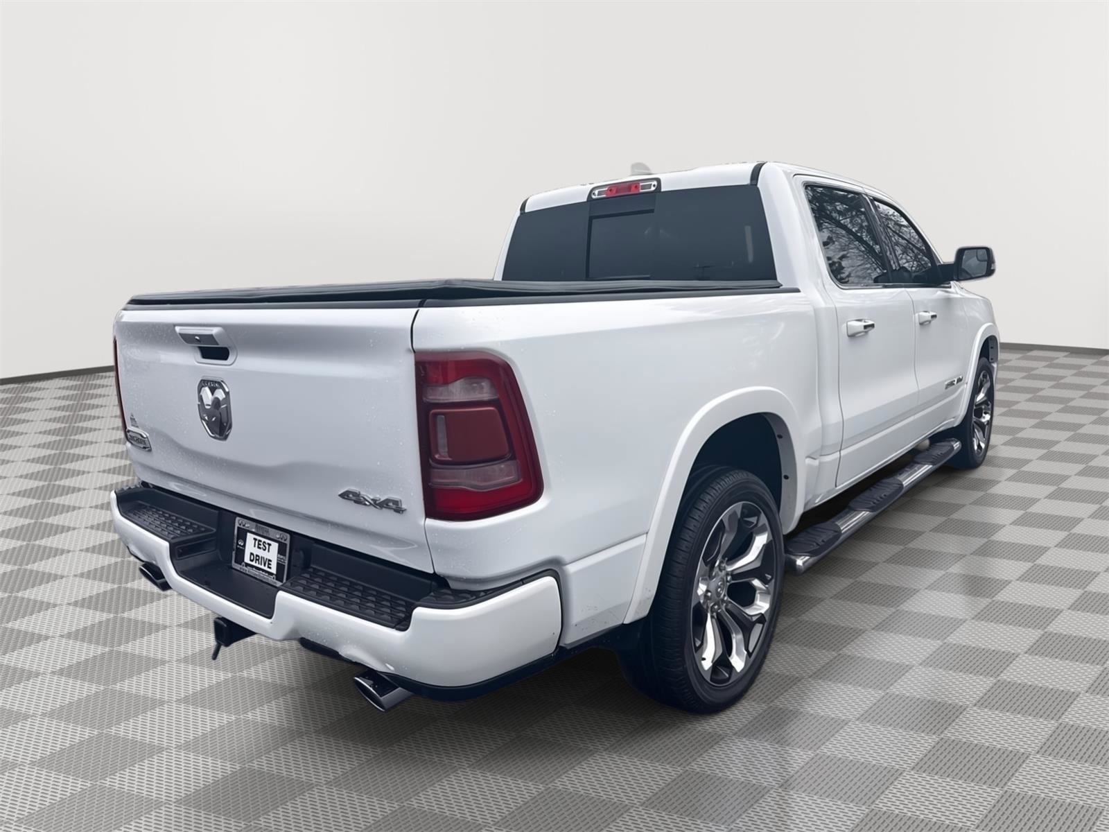 Used 2022 RAM 1500 Limited w/ Body Color Bumper Group AWD/4WD image 5