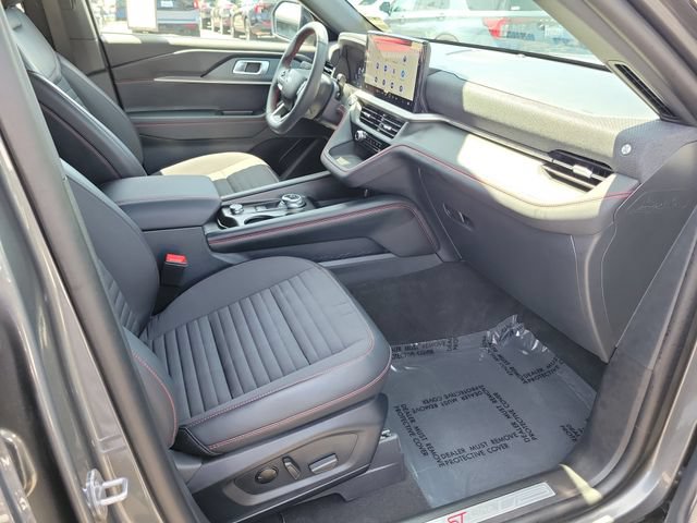 Used 2026 Ford Explorer ST-Line w/ ST-Line Street Pack RWD image 16