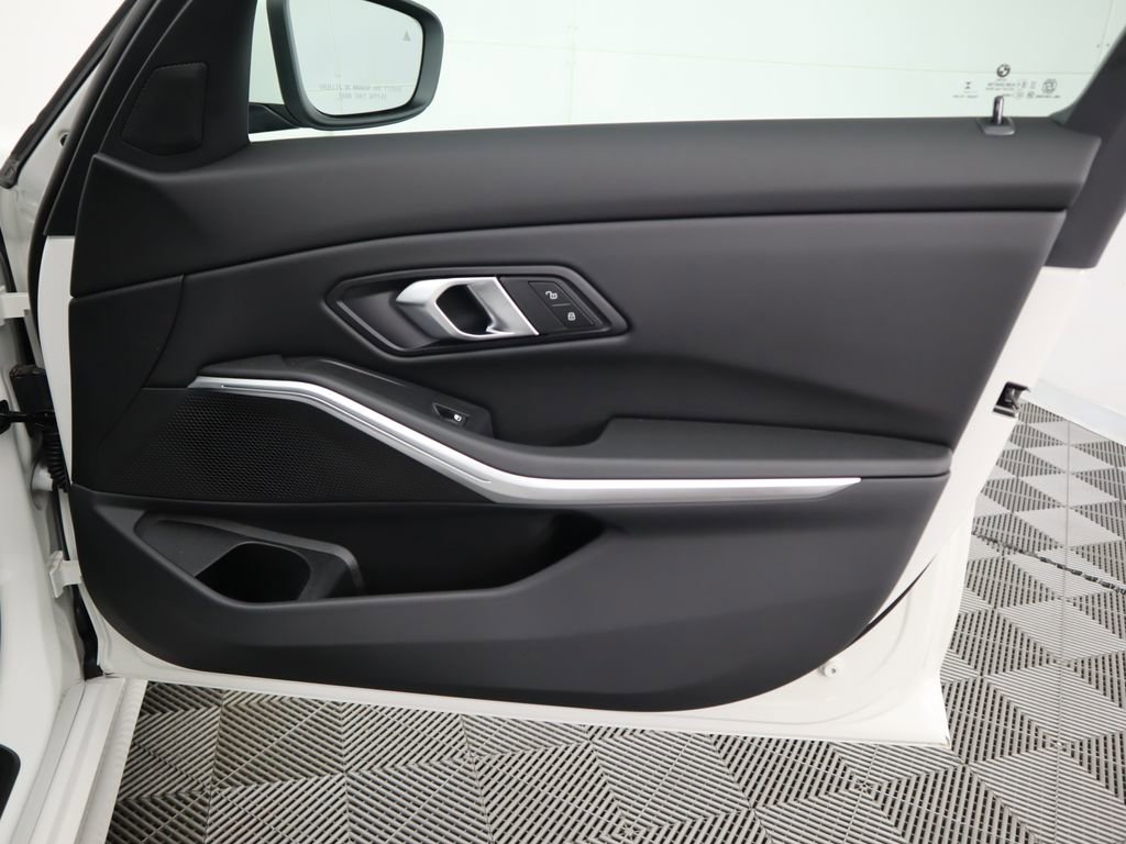Certified 2025 BMW 330i Sedan w/ Convenience Package image 27