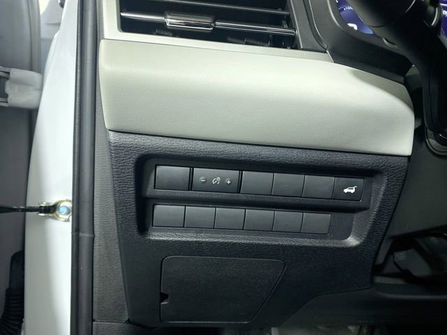 Used 2023 Mitsubishi Outlander SEL image 14