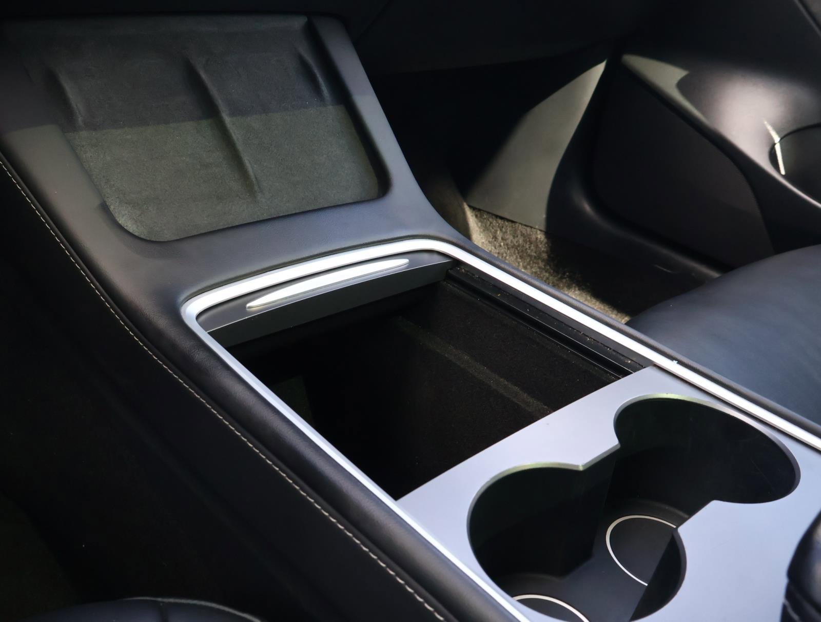 Used 2023 Tesla Model 3 Standard Range image 19