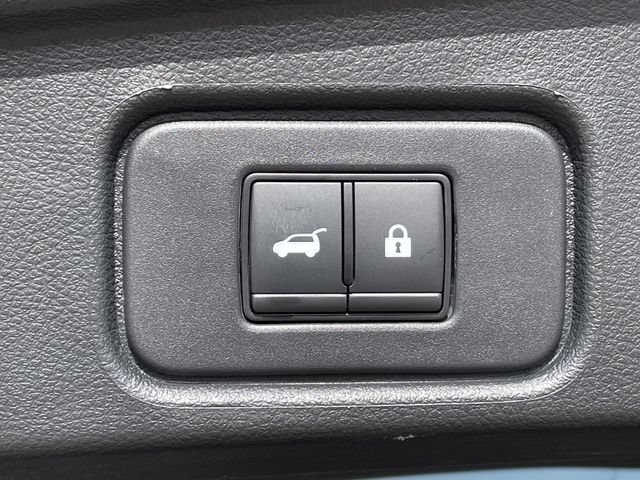 Used 2023 Nissan Pathfinder SL FWD image 28