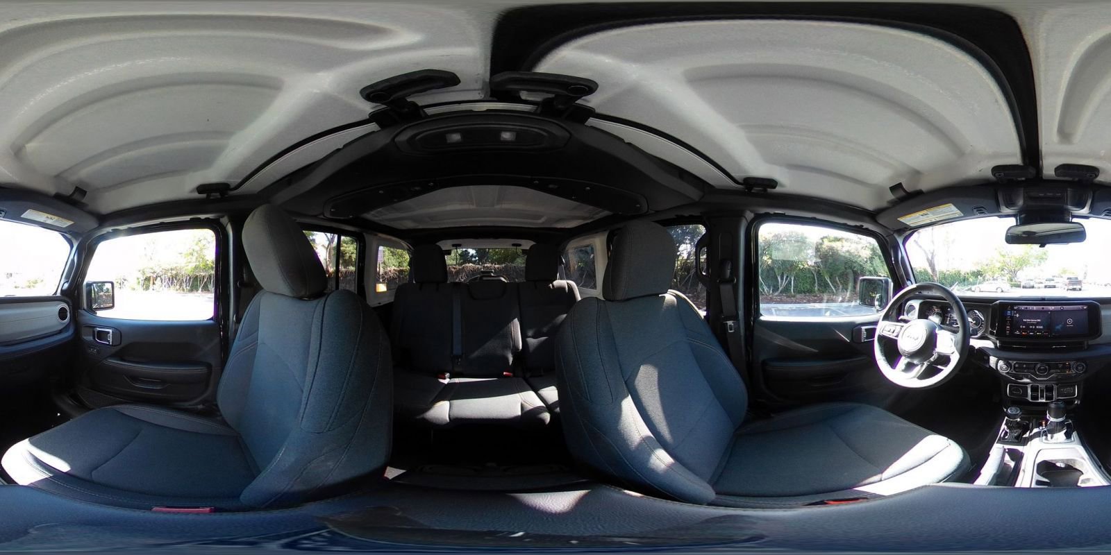 Used 2025 Jeep Wrangler Unlimited Sahara AWD/4WD image 42