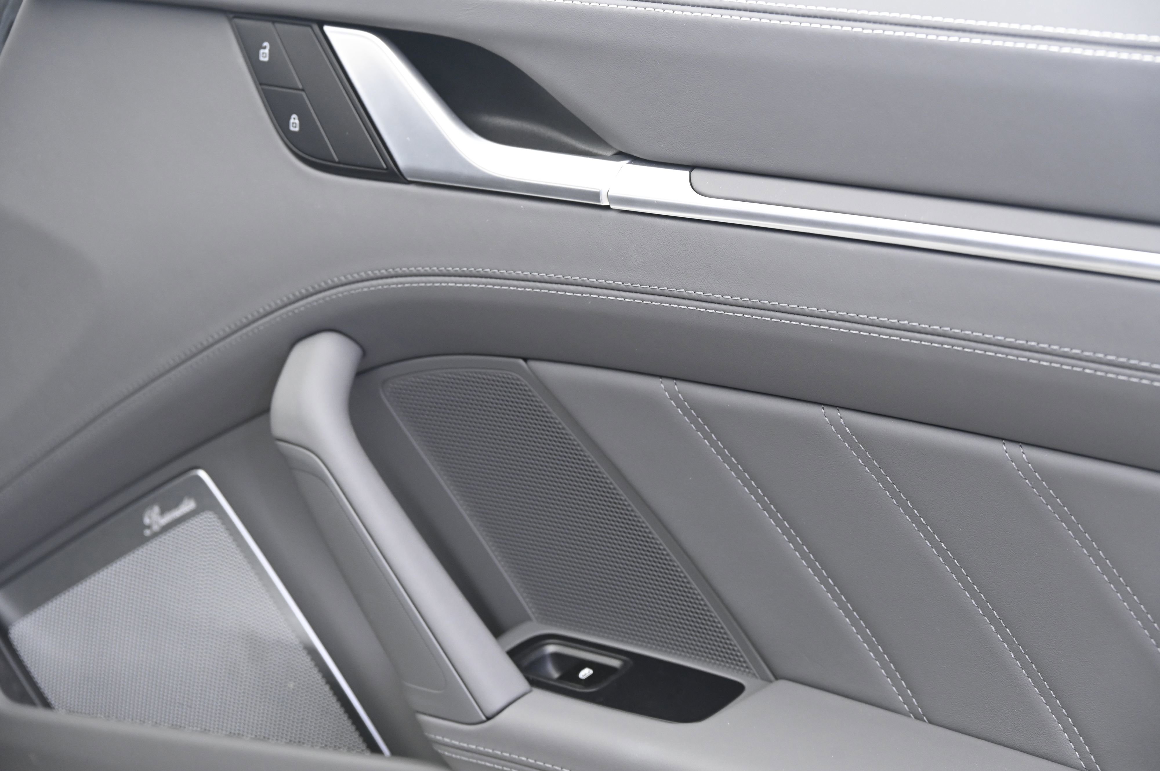 Certified 2025 Porsche 911 Turbo S image 17