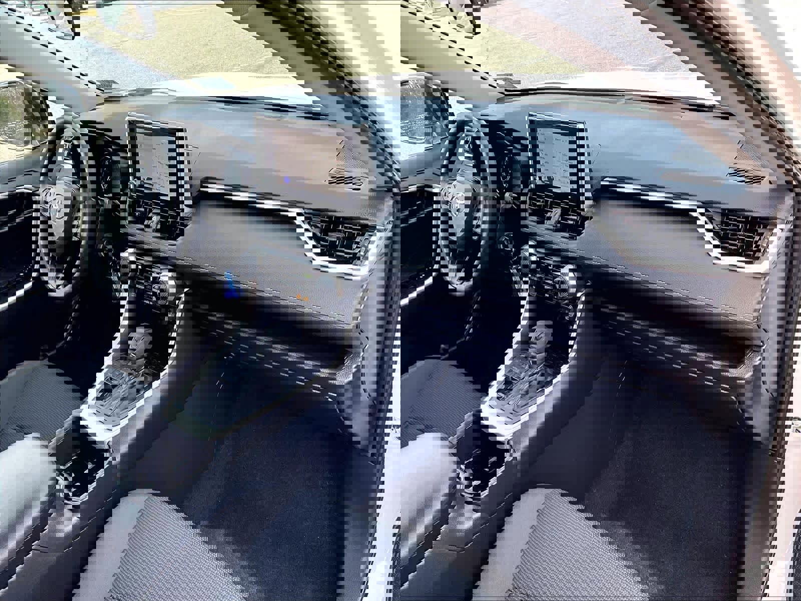 Used 2024 Toyota RAV4 LE image 14